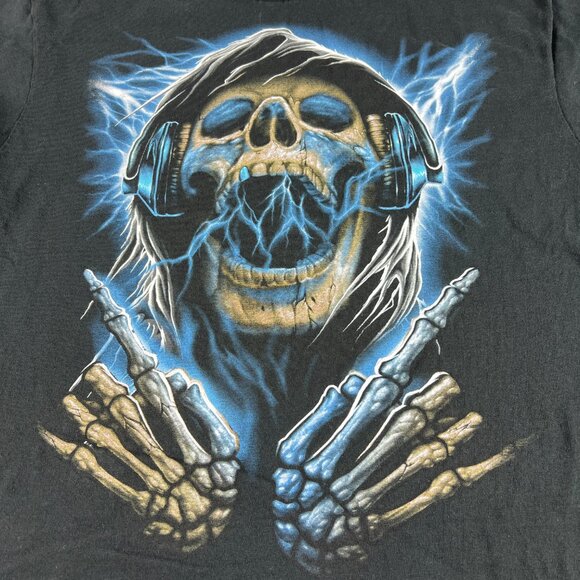 Y2K Skull Skeleton Lighting Rock Reaper Shirt Fits Medium Black Faded Tee Tag L - Picture 2 of 11